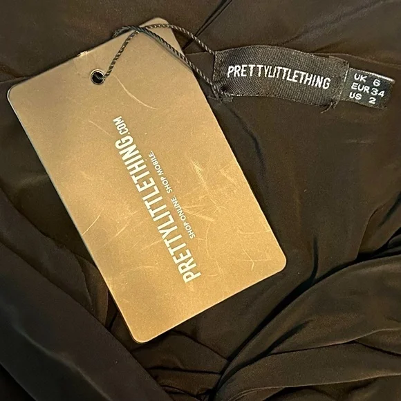 ☀️ NWT PrettyLittleThing Slinky Twist Front Bodysuit - Picture 4 of 6